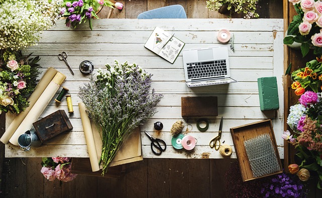 https://flowersattomorrowspeople.co.uk/blog/make-a-lasting-table-centrepiece-steps-for-any-budget/